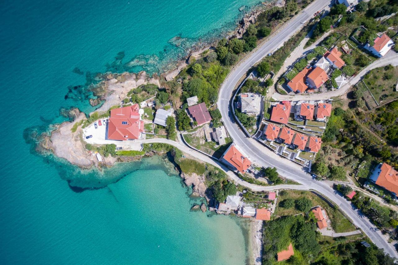 Seascape Villas Kinira Exterior photo